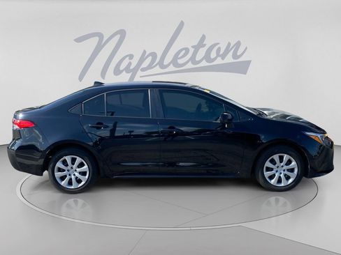 Used 2025 Toyota Corolla LE FWD image 9