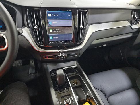 Used 2025 Volvo XC60 B5 Plus image 18