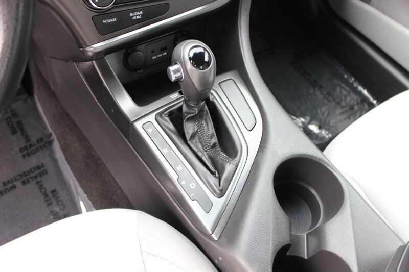 Used 2013 Kia Optima LX FWD image 12
