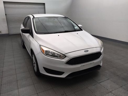 Used 2018 Ford Focus SE FWD image 14