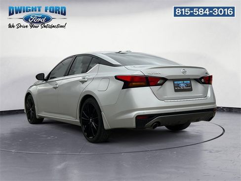 Used 2020 Nissan Altima 2.5 SR w/ Premium Package image 3