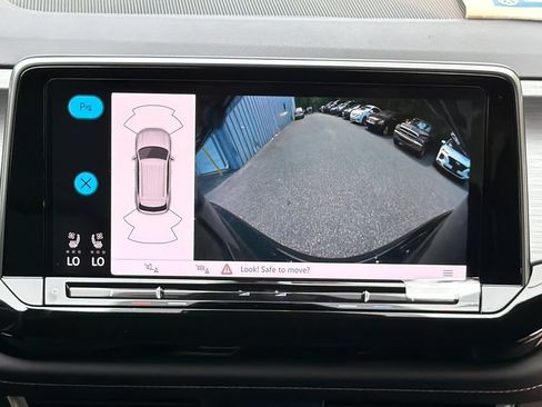 New 2026 Volkswagen Atlas Cross Sport SE FWD image 17