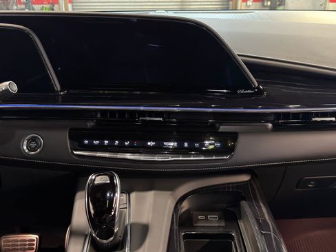 Used 2023 Cadillac Escalade V w/ LPO, ONYX Package AWD/4WD image 19