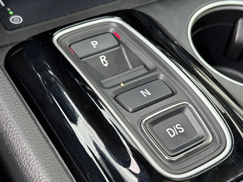 Certified 2024 Honda Pilot Touring image 16