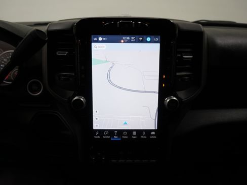 Used 2024 RAM 2500 Tradesman w/ Chrome Appearance Group image 18