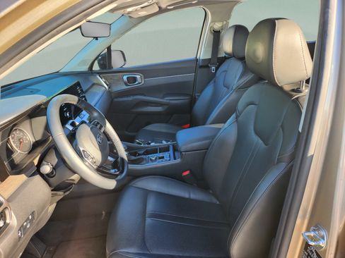 Used 2021 Kia Sorento EX w/ Panoramic Sunroof Package AWD/4WD image 12