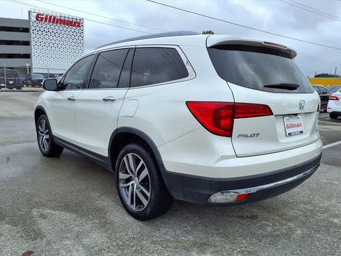 Certified 2017 Honda Pilot Elite image 3