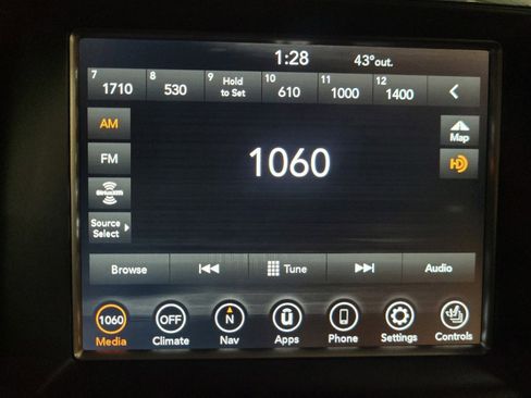 Used 2018 Jeep Grand Cherokee Limited image 25