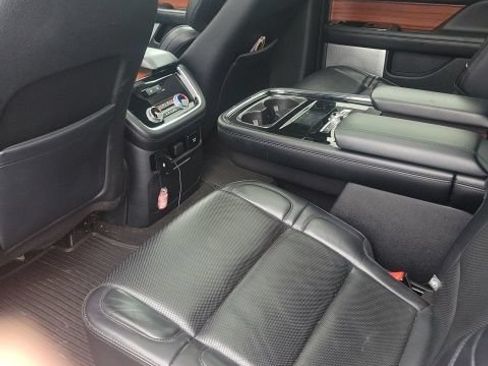 Used 2019 Lincoln Navigator L Reserve AWD/4WD image 3