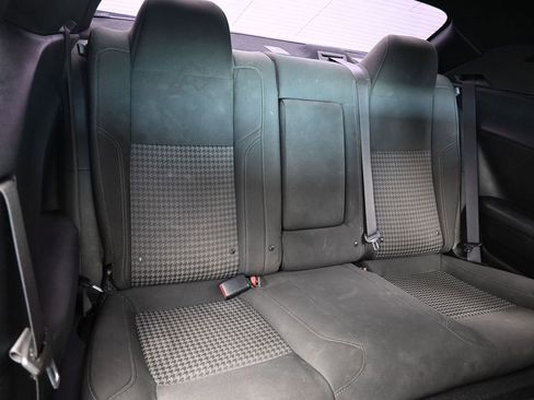 Used 2019 Dodge Challenger SXT image 41