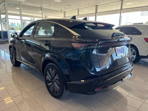 Used 2023 Nissan Ariya FWD image 9