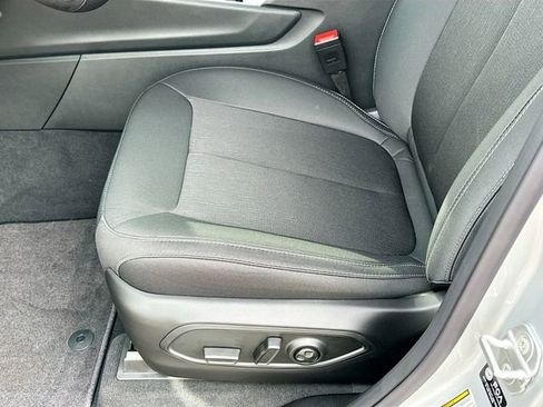 New 2025 Jeep Grand Cherokee L Laredo image 13