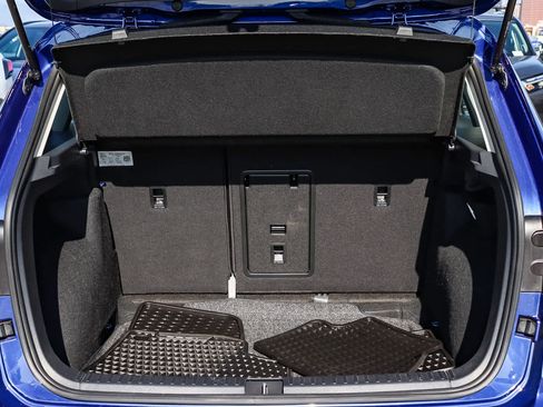 Used 2024 Volkswagen Taos S image 28