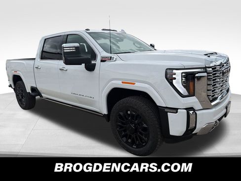 New 2026 GMC Sierra 2500 Denali w/ Denali Reserve Package AWD/4WD image 1
