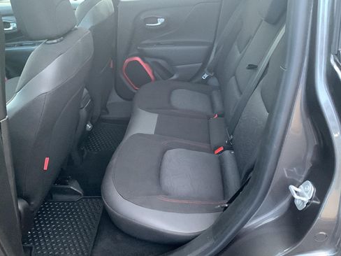 Used 2018 Jeep Renegade Trailhawk w/ Safety & Security Group AWD/4WD image 24