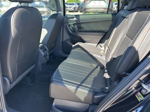 Used 2022 Volkswagen Tiguan SE AWD/4WD image 6