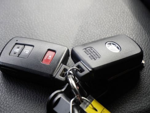 Used 2021 Toyota Tacoma TRD Sport w/ TRD Premium Sport Package image 19