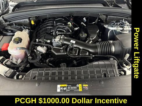 Used 2025 Jeep Grand Cherokee Altitude image 6