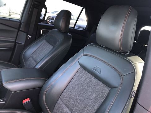 Used 2022 Ford Explorer Timberline image 11