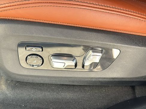 Used 2025 BMW X7 M60i AWD/4WD image 20