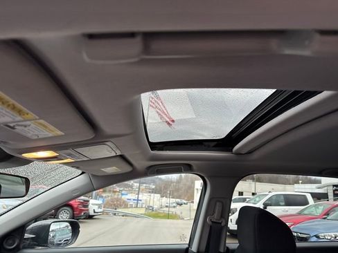 Used 2017 Honda CR-V EX image 12