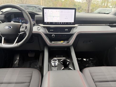 Used 2025 Ford Explorer ST-Line image 14