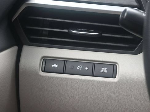 Used 2025 Nissan Altima 2.5 SV FWD image 24