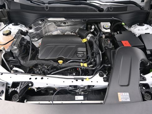 Certified 2024 Chevrolet Trax RS w/ Driver Confidence Package FWD image 28
