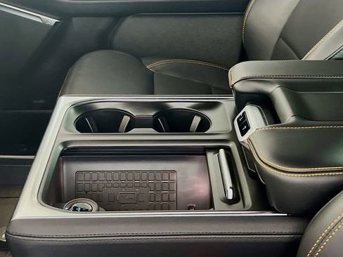 Used 2025 Ford Expedition Tremor image 16