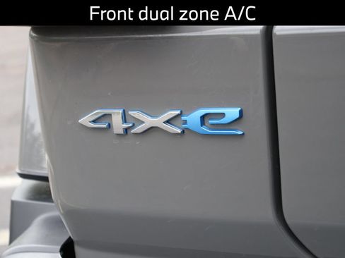 Used 2022 Jeep Wrangler Unlimited Sahara w/ Cold Weather Group AWD/4WD image 9