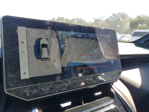 Used 2024 Toyota Venza Limited image 29