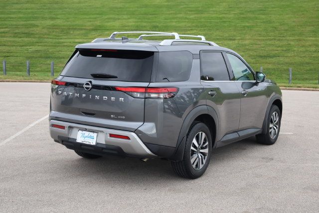 Used 2024 Nissan Pathfinder SL AWD/4WD image 4