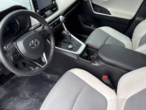 Used 2021 Toyota RAV4 Limited AWD/4WD image 10