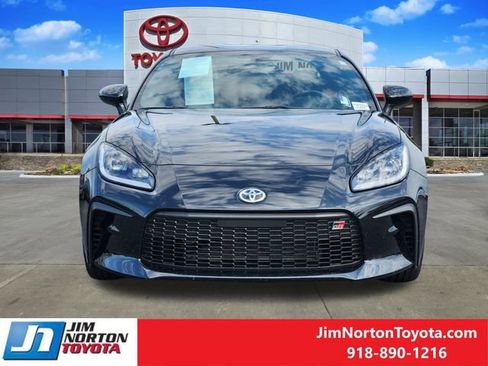 Used 2025 Toyota GR86 Premium w/ ALL Weather Mat Package (TMS) RWD image 2