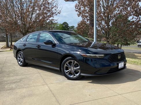 Used 2023 Honda Accord EX image 1