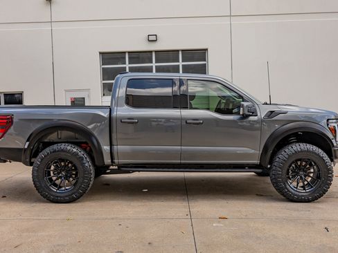 Used 2025 Ford F150 Raptor AWD/4WD image 11