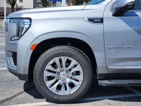 Used 2024 GMC Yukon XL Denali image 6