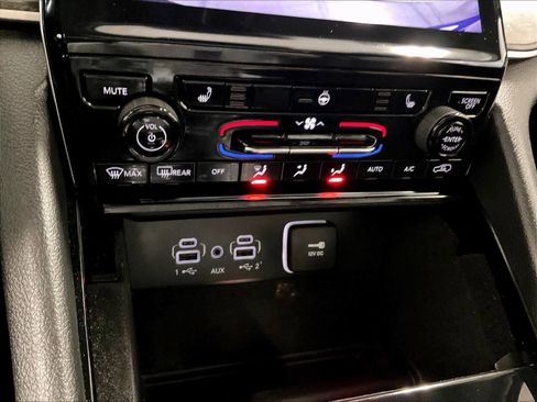 Used 2021 Jeep Grand Cherokee L Limited image 27