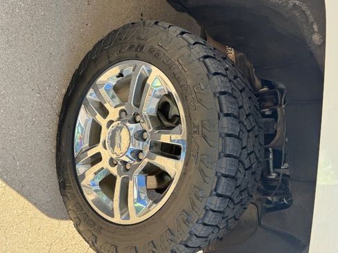 Used 2019 Chevrolet Silverado 2500 High Country w/ Duramax Plus Package image 33