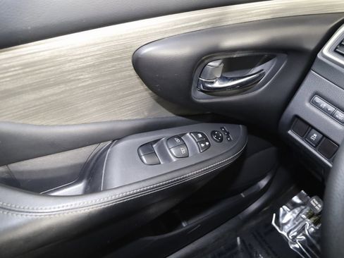 Used 2017 Nissan Murano S image 27