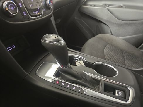 Used 2020 Chevrolet Equinox LT w/ LPO, Floor Liner Package image 22