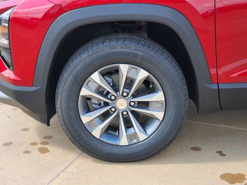 New 2026 Chevrolet Equinox LT FWD image 8
