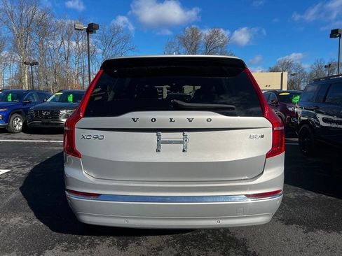 Used 2023 Volvo XC90 B5 Plus image 7