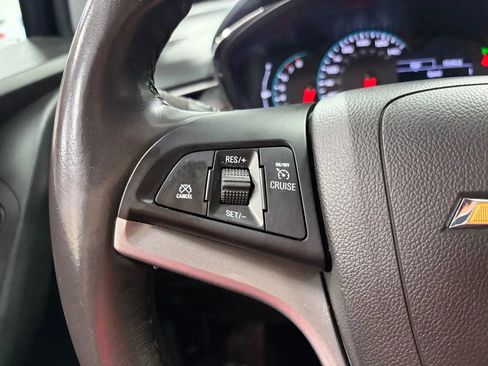 Used 2020 Chevrolet Trax LT w/ LT Convenience Package image 35