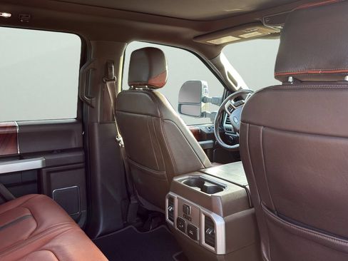 Certified 2021 Ford F250 King Ranch w/ King Ranch Ultimate Package AWD/4WD image 29