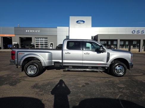 Used 2024 Ford F350 Lariat image 8