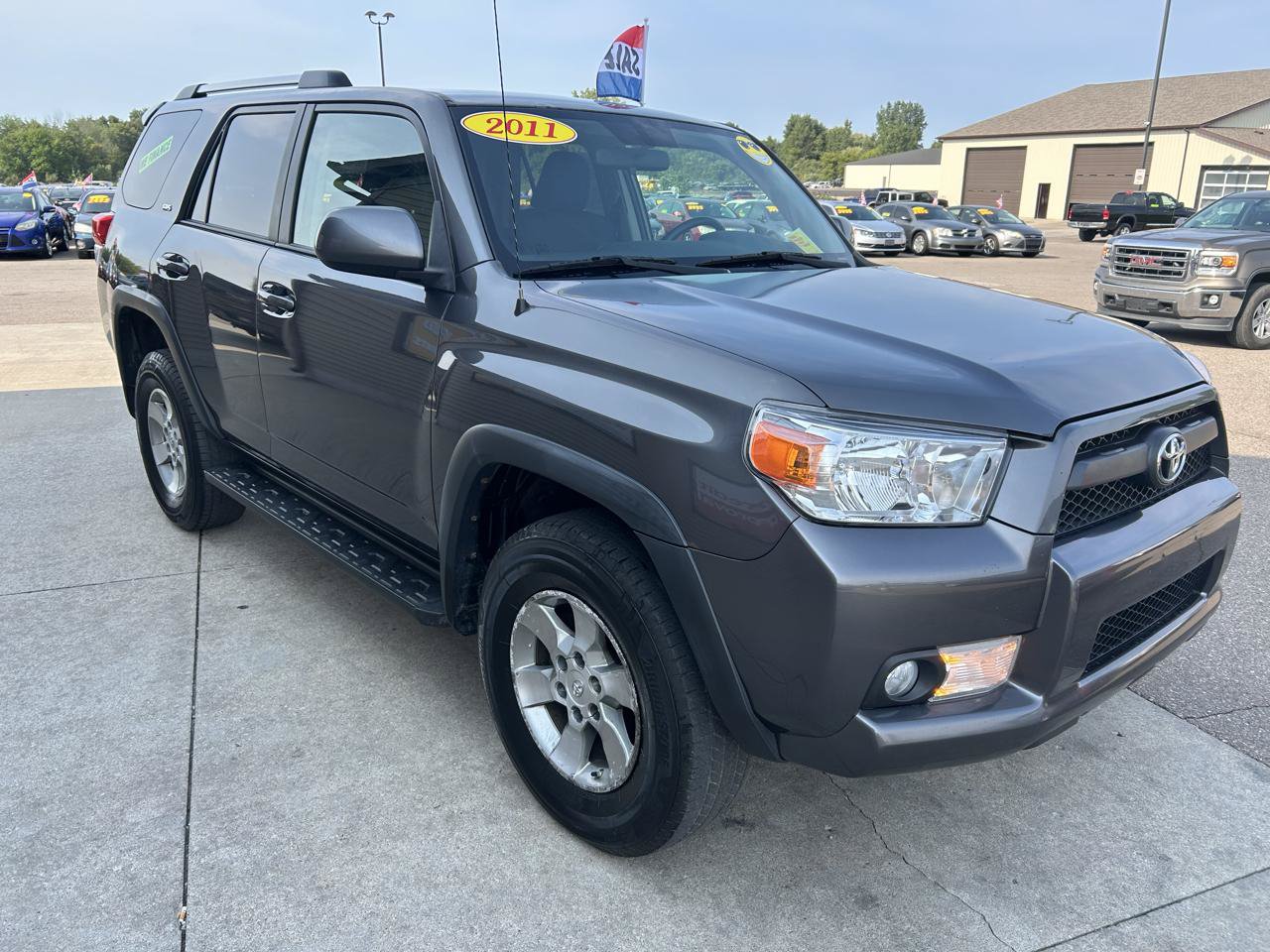 Used 2011 Toyota 4Runner Limited AWD/4WD image 3