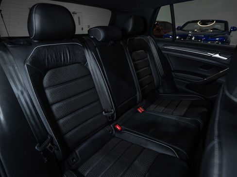 Used 2019 Volkswagen Golf R 4-Door image 34