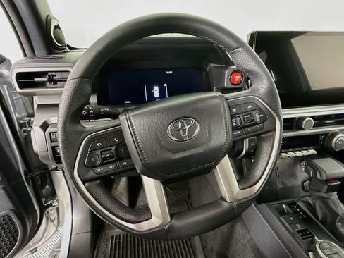 Used 2025 Toyota 4Runner TRD Off-Road Premium AWD/4WD image 12