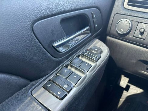 Used 2013 Chevrolet Avalanche LT image 29